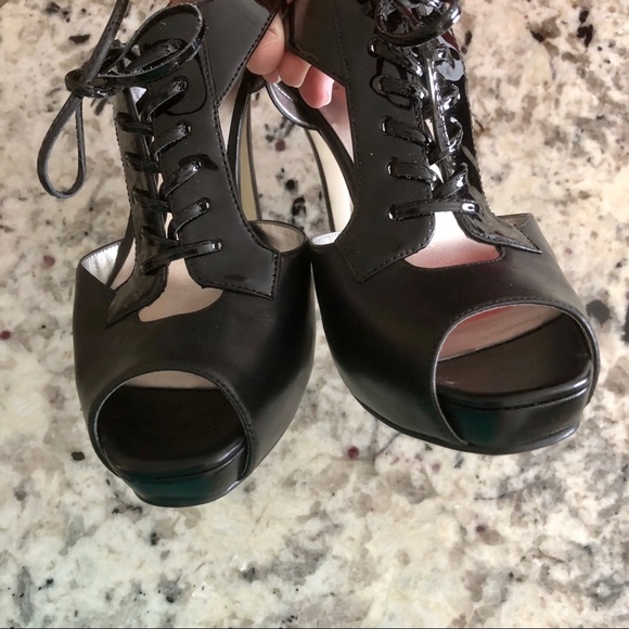 ❌Sold❌Guess by Marciano GWDOOZI Corset Heels - Picture 5 of 8